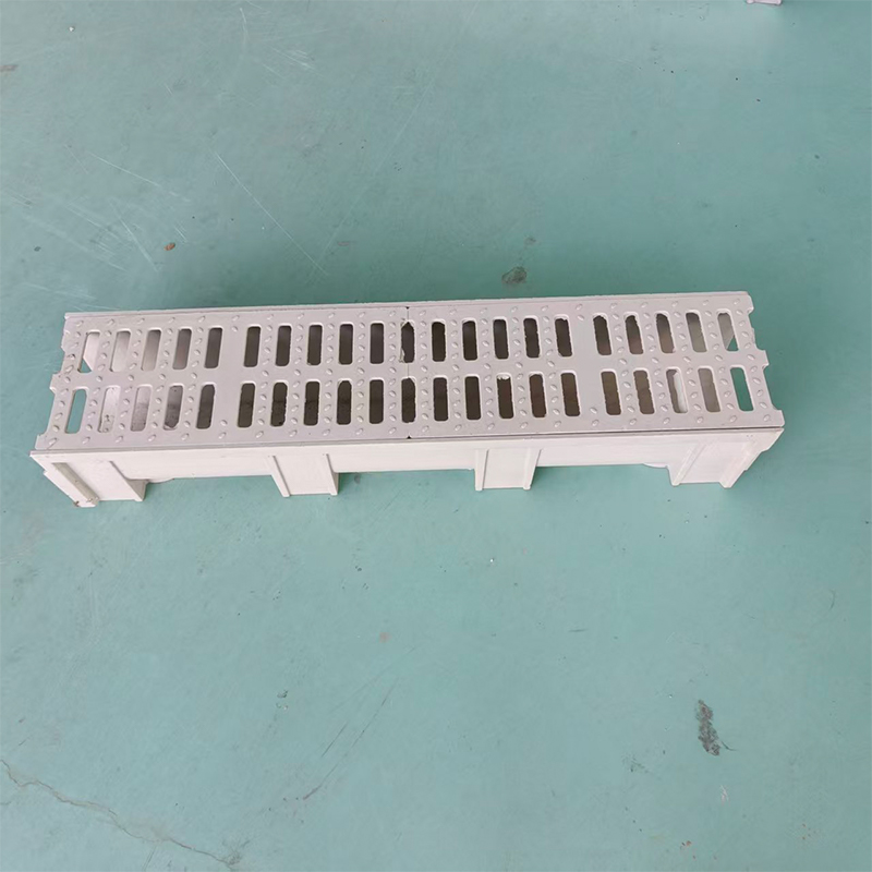 ¿Es mejor un canal de drenaje que un drenaje de superficie para instalaciones de acceso?